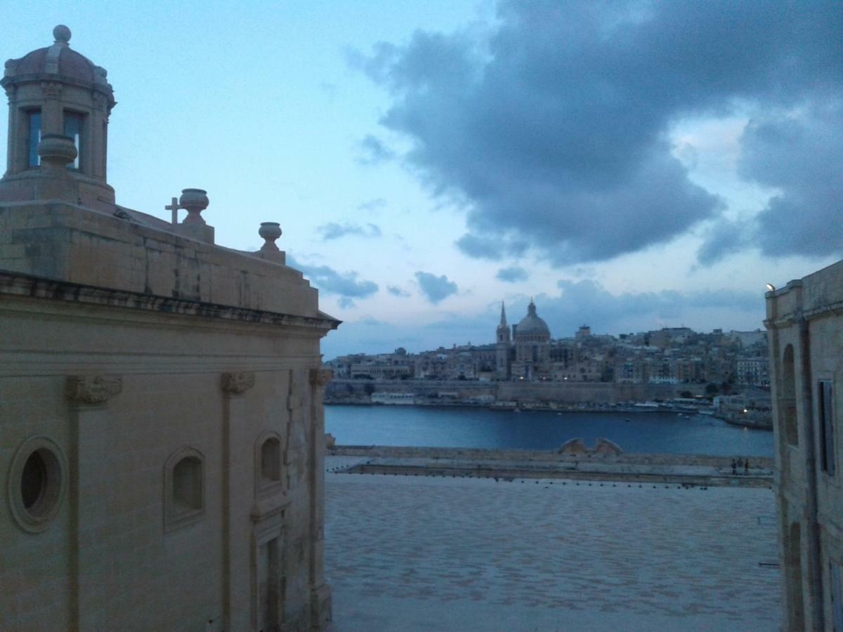 Townhouse Cospicua , Villa Bagian luar foto
